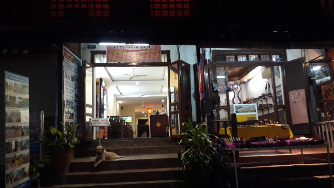 Tony Central Hostel Luang Prabang Exterior photo