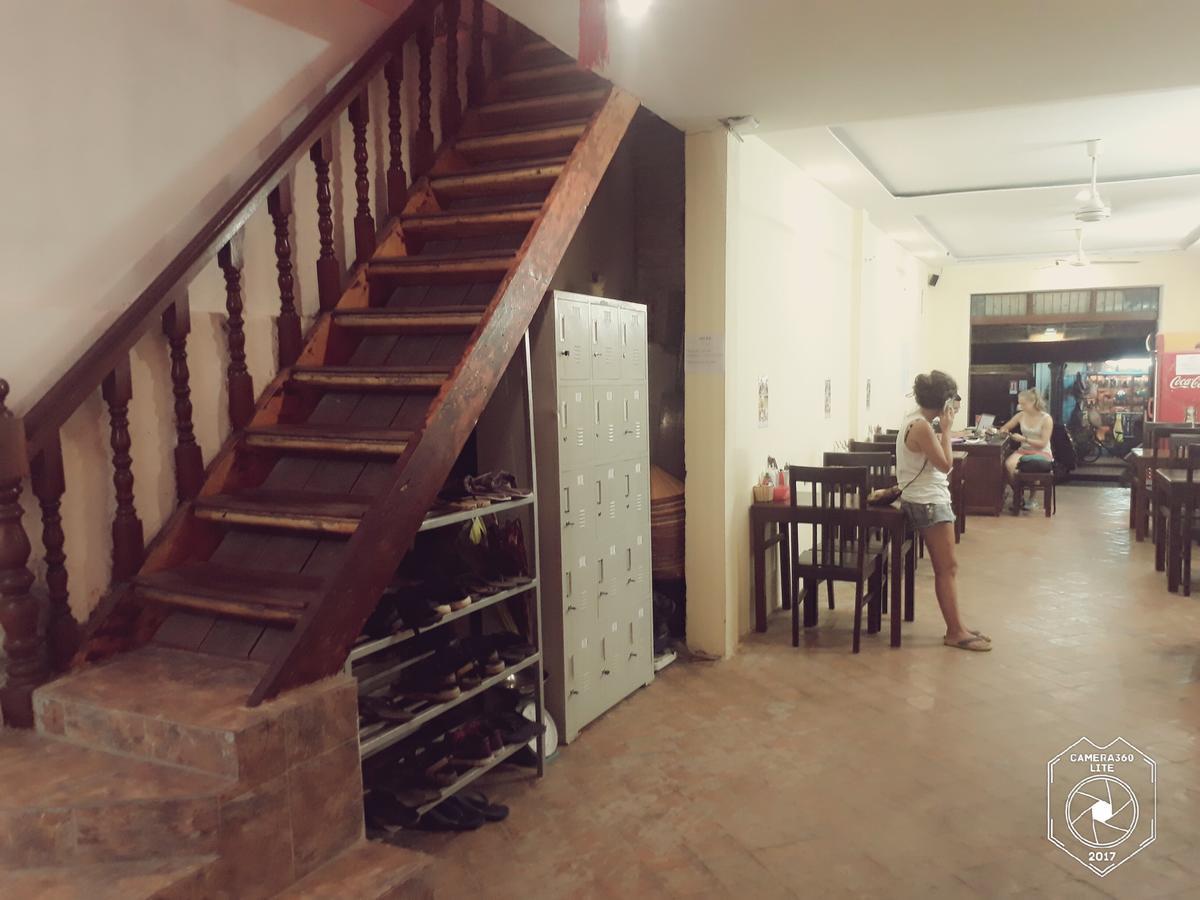 Tony Central Hostel Luang Prabang Exterior photo